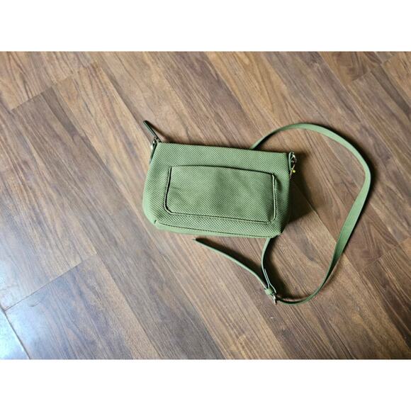 NWOT Universal Thread Addison Small Green Perforated Faux Leather Crossbody Bag - Picture 1 of 4